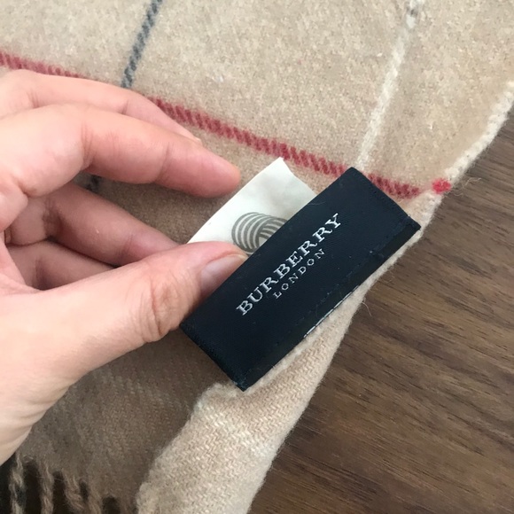 Authentic Bubuerry Wool Shawl Scarf Made in Japan - Picture 5 of 11